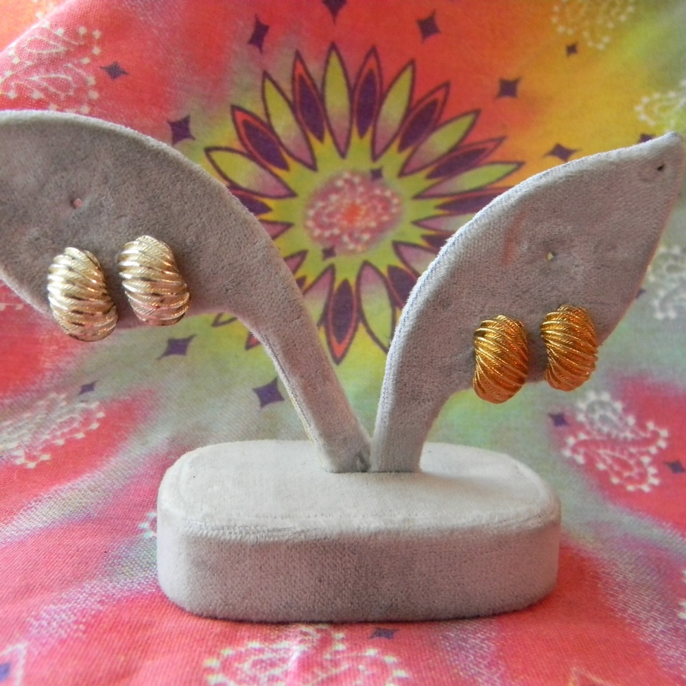 Faux Sliver & Gold Shell Earring Bundle - Picture 8 of 8
